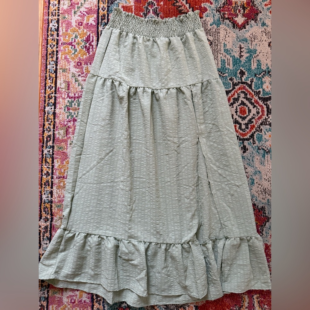 NWT Francesca’s Shelly Ruffle Waist Tiered Slit Maxi Skirt - Picture 3 of 5